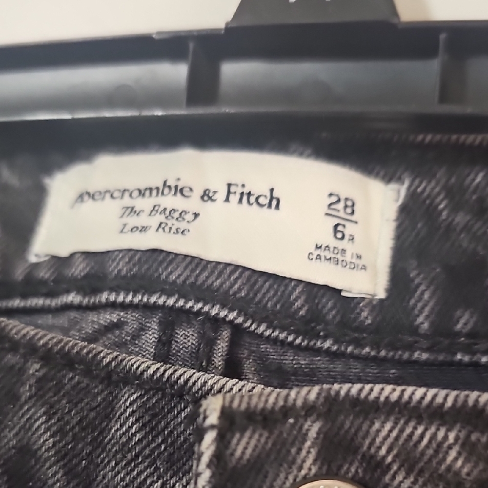 Abercrombie & Fitch Women's Black Straight Leg Jeans - Picture 2 of 3